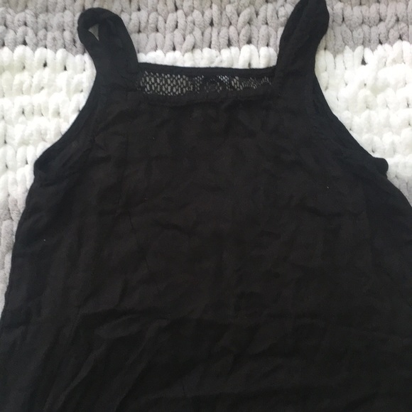 Light Black Tank Top w/ V-Neck Design - Picture 3 of 3